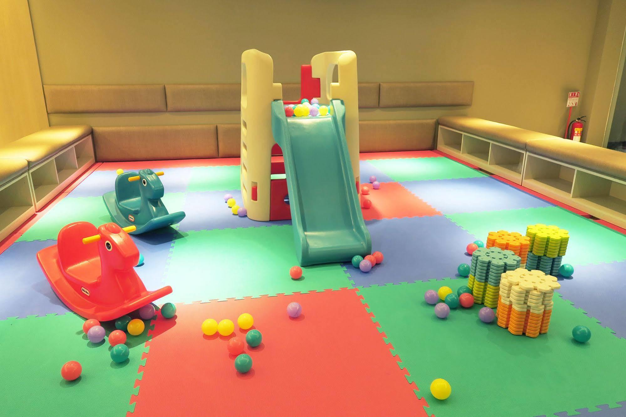 Look Royal Resort Chiayi Exterior foto An indoor playground